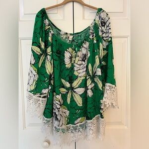 Cato Green Floral Blouse with Lace Accents EUC Size 26/28W
